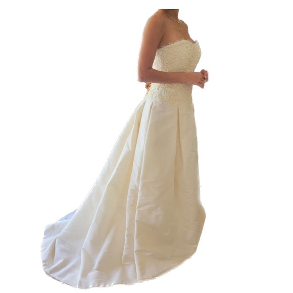 Carolina Herrera Wedding Gown Dress Lace - Picture 2 of 2